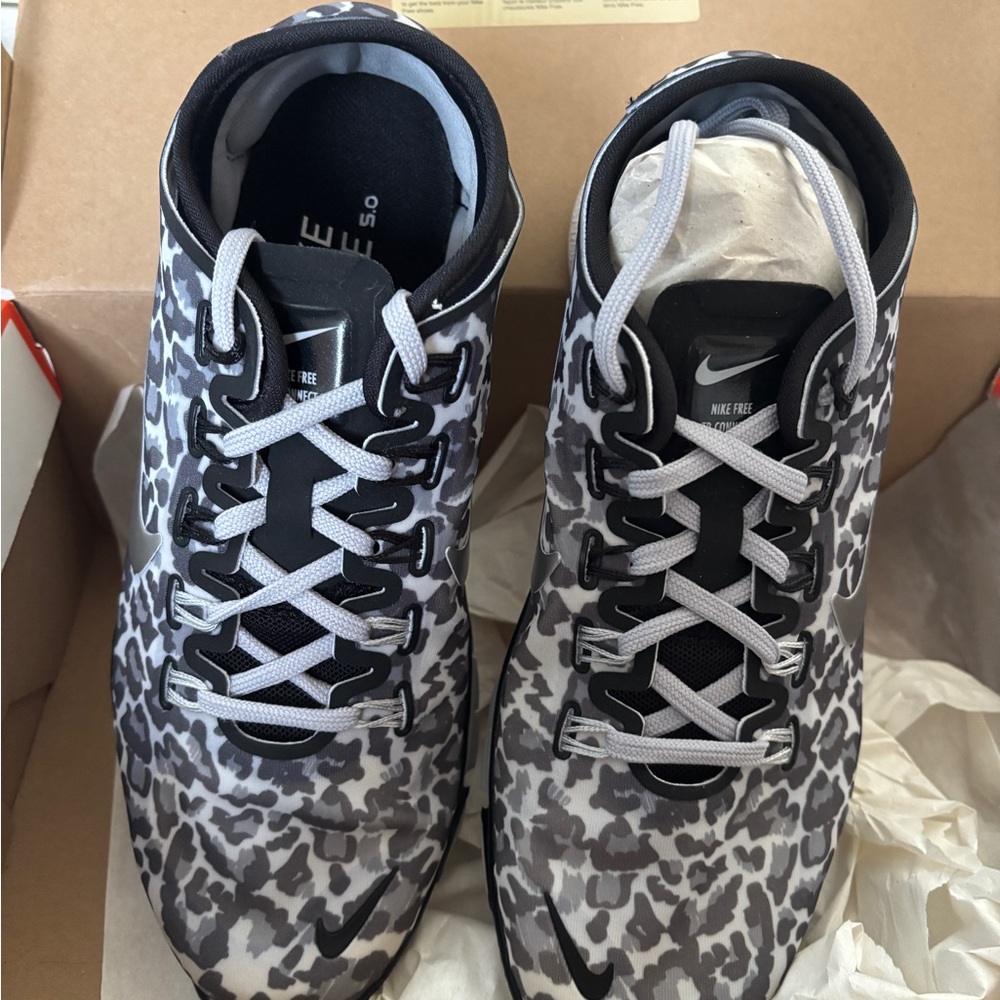 Nike Free TR Connect 2 in Black and Silver - Picture 2 of 4